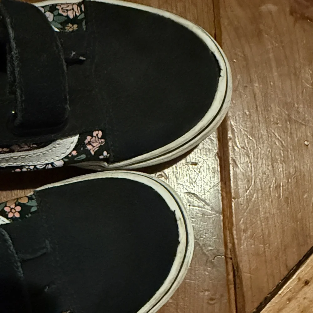 Vans Kids Black Floral Velcro Sneakers